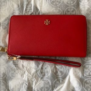 Tory Burch Emerson Zip Passport Continental  Red